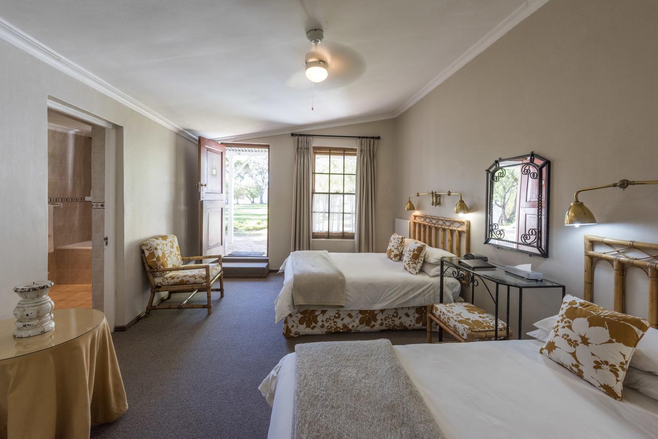 Lord Milner Hotel Matjiesfontein Extérieur photo